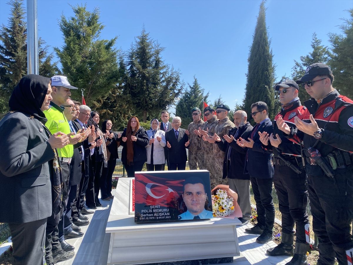 Edirne'de Polis Haftası'nda şehitler anıldı