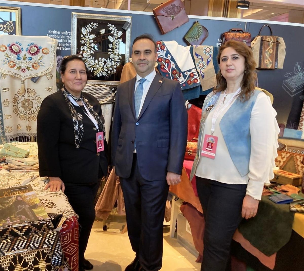 Edirne'nin deri ve saraciye ürünleri Cemre Çarşısı'nda tanıtıldı