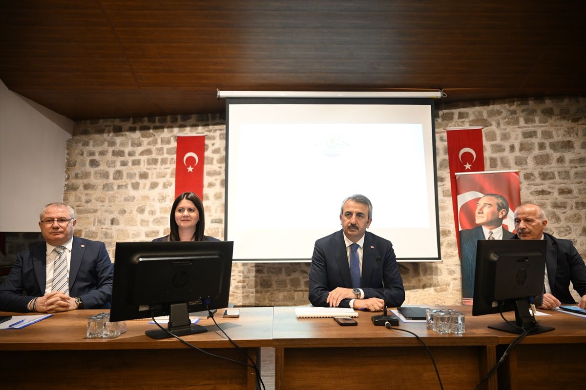Edirne Valisi Sezer'den kamu yatırımlarının yapım aşamasında kontrol edilmesi uyarısı