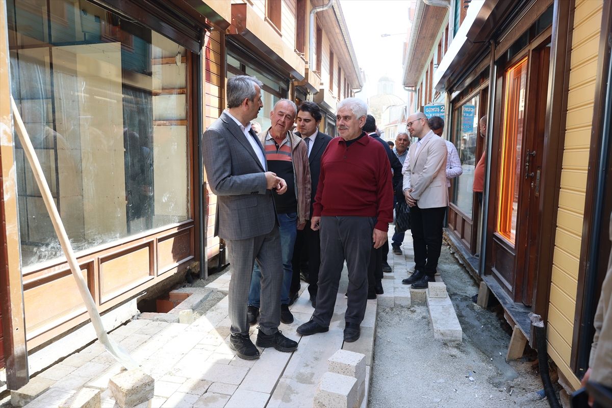 Vali Sezer Kunduracılar Sokağı'nda İnceleme Yaptı