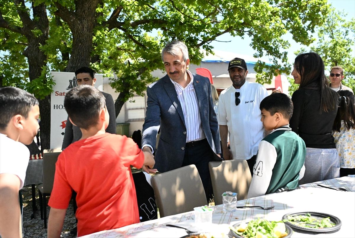 Edirne Valisi Yunus Sezer, devlet korumasındaki çocuklarla piknik yaptı