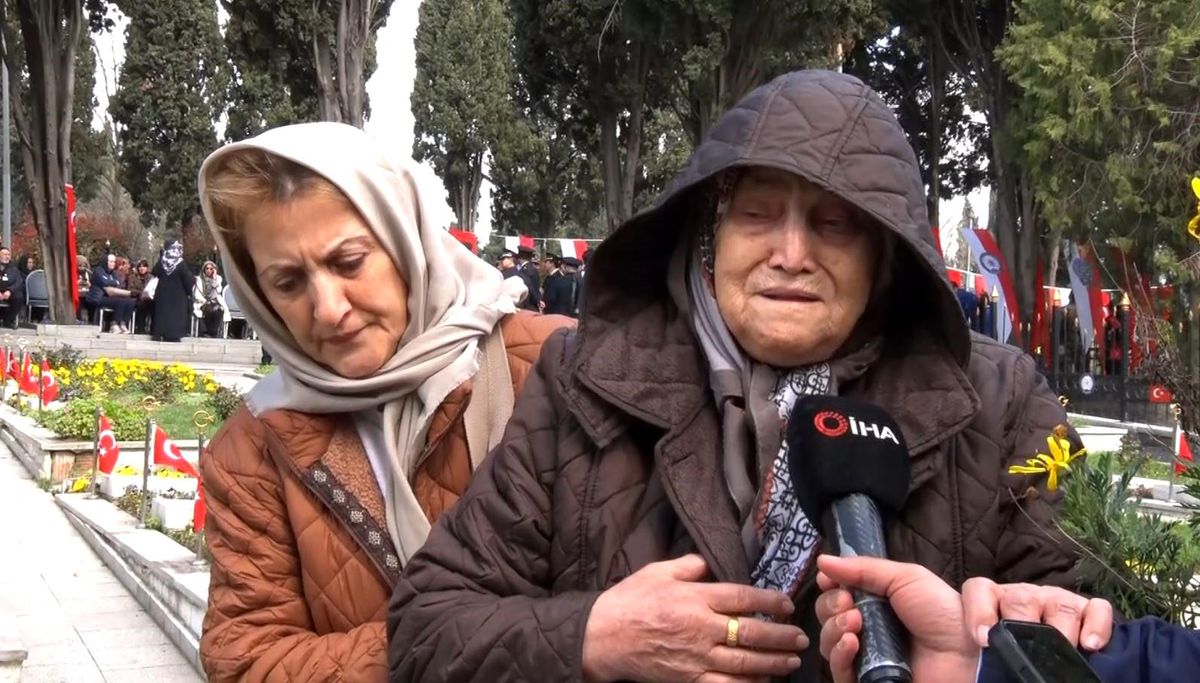 Edirnekapı Şehitliği'nde duygusal anlar: 92 yaşındaki anne gözyaşlarını tutamadı