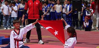 Edremit'te 23 Nisan Ulusal Egemenlik ve Çocuk Bayramı kutlandı