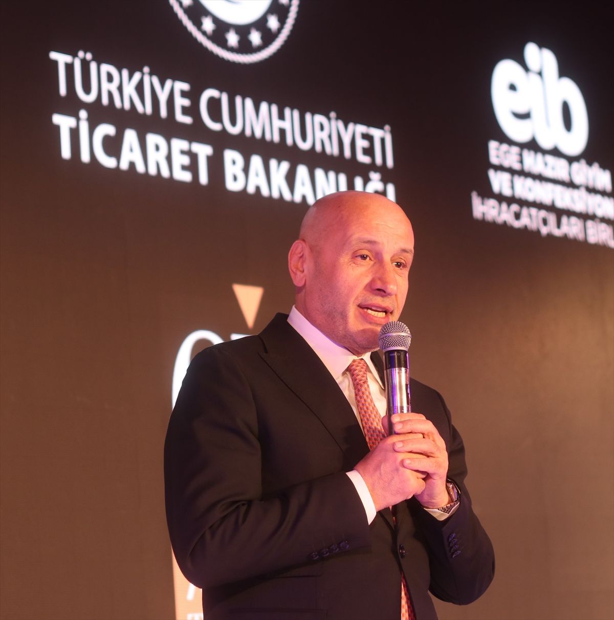 EİB Moda Tasarım Yarışması'nın kazananları ödüllerini aldı