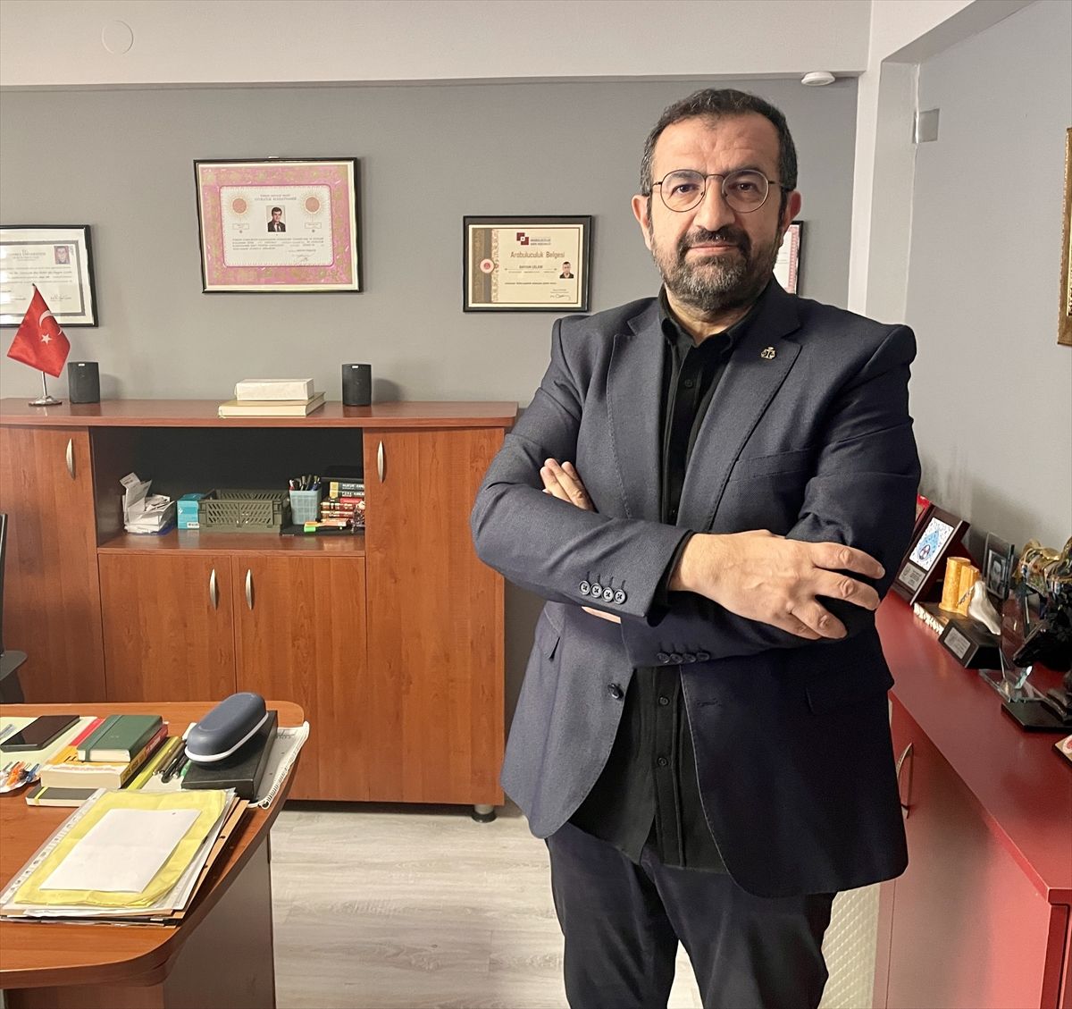Emeklilik vaadiyle 103 gurbetçiyi dolandırdığı iddia edilen sanık hakkında dava açıldı