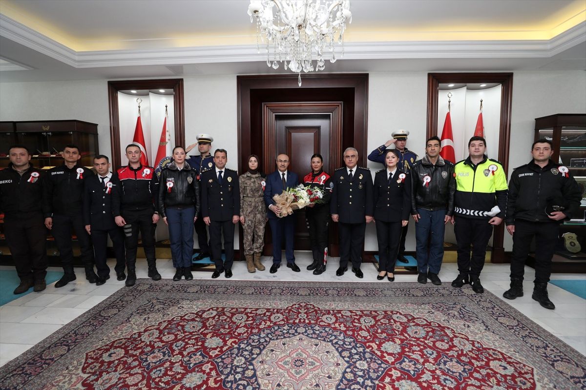 Emniyet Genel Müdürü Demirtaş, Polis Haftası kapsamında personelle bir araya geldi