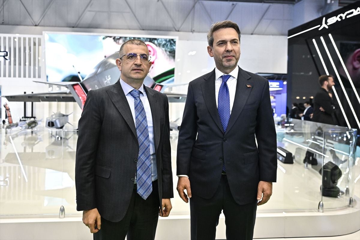Enerji ve Tabii Kaynaklar Bakanı Bayraktar, SAHA 2026'yı ziyaret etti Açıklaması