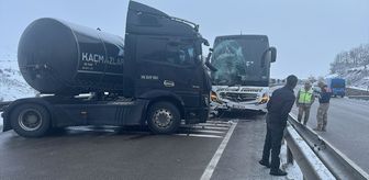 Erzurum'da 2 yolcu otobüsü ile 2 tırın karıştığı kazada 5 kişi yaralandı