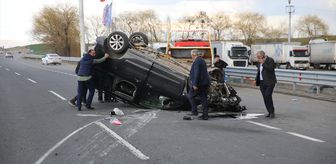 Erzurum'da hafif ticari aracın otomobile çarpması sonucu 4 kişi yaralandı