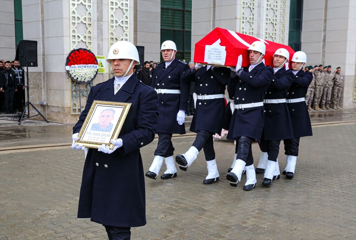 Erzurum'da hayatını kaybeden polis memuru Çalar, son yolculuğuna uğurlandı