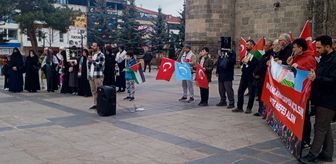 Erzurum'da sağlıkçılar Gazze için sessiz yürüyüşlerini 129. haftada sürdürdü