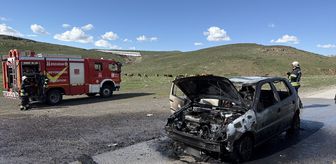 Erzurum'da seyir halindeyken yanan otomobil kullanılamaz hale geldi