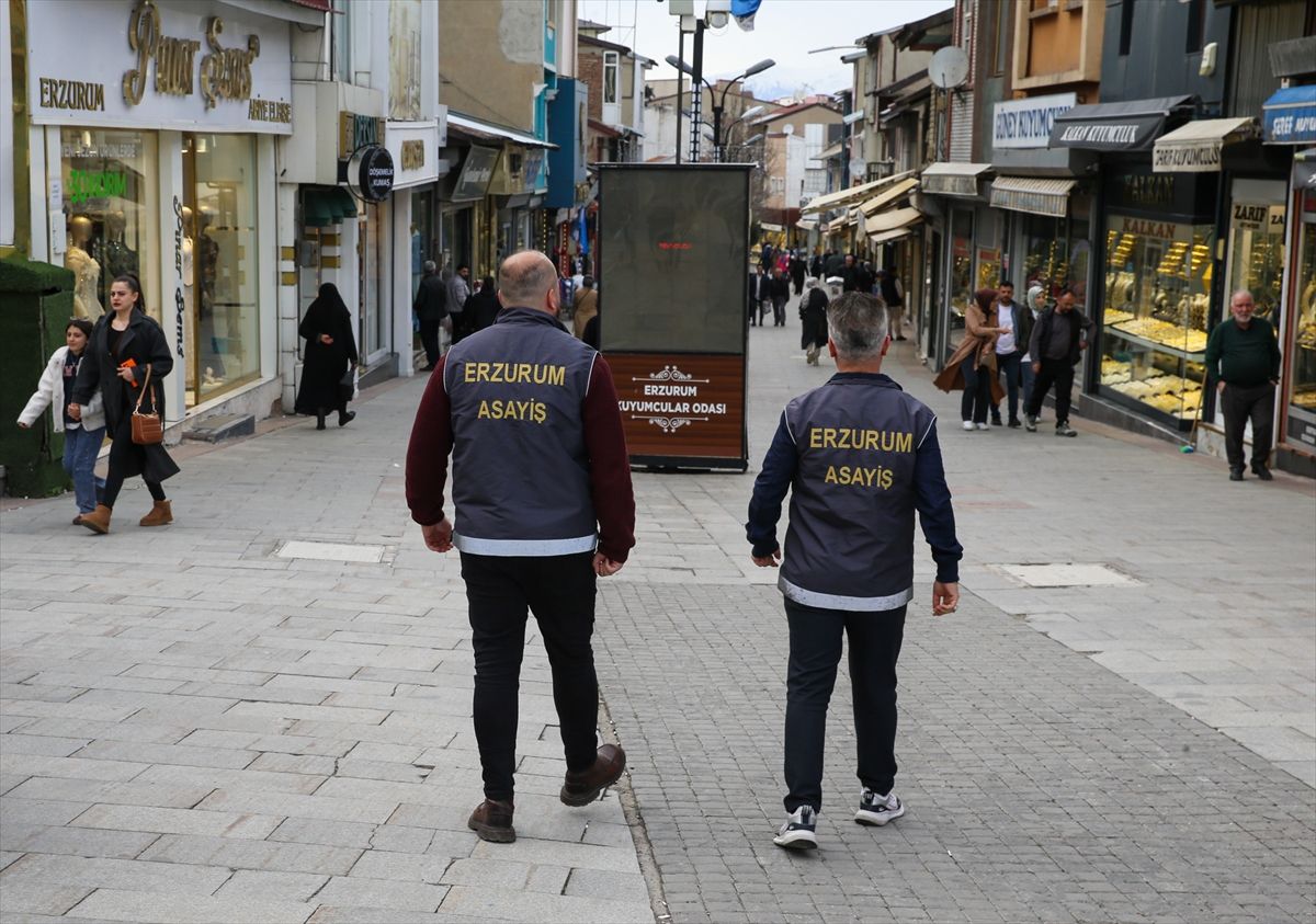 Erzurumlu çift, polisin hızlı refleksi ve kuyumcunun dikkati sayesinde dolandırılmaktan kurtuldu