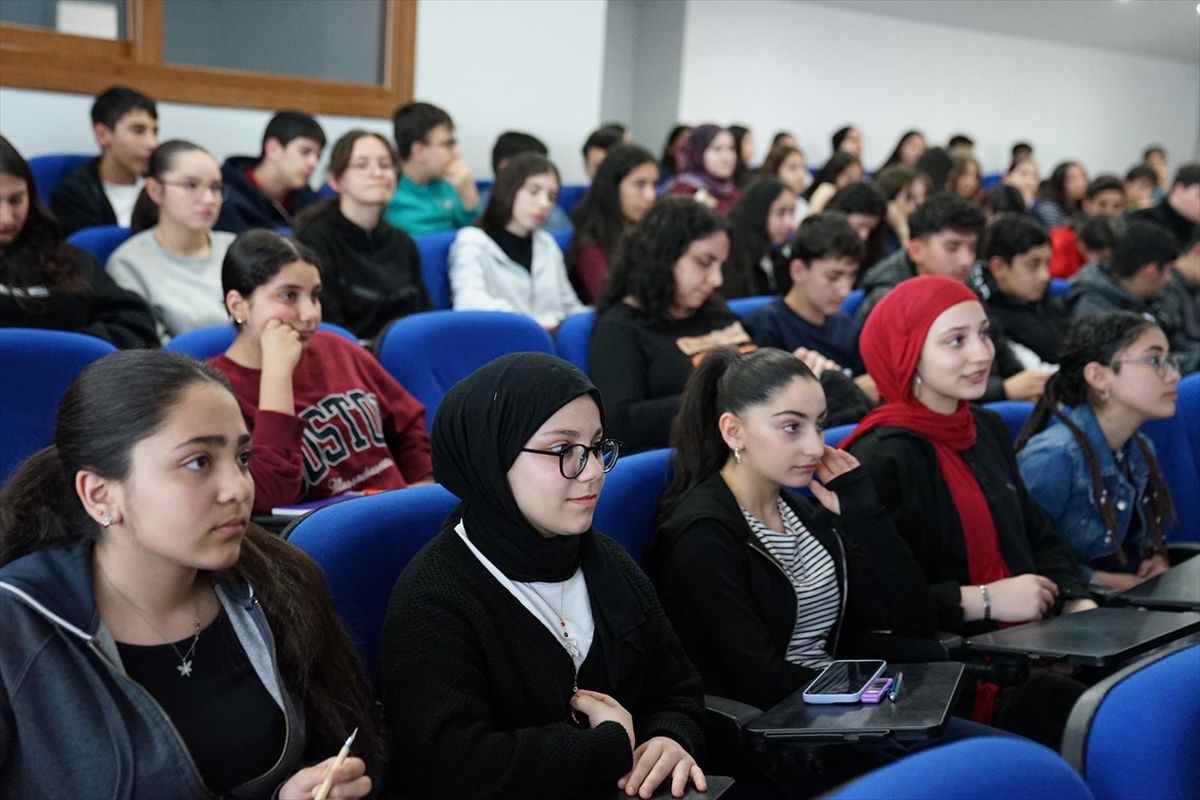 Esenyurt Belediyesinden gençlere sınav desteği