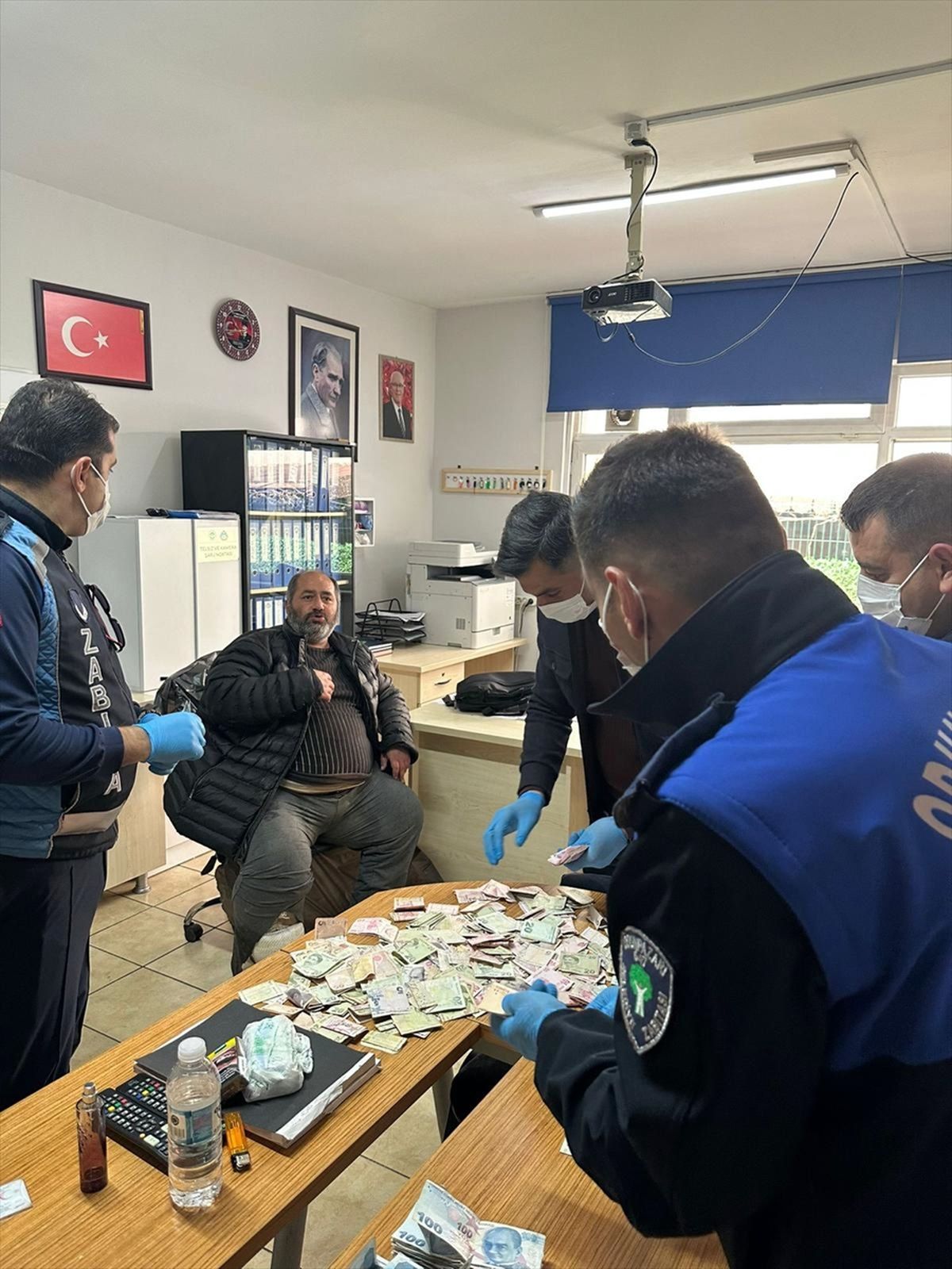 Eskişehir'de dilencinin üzerinden 30 bin 200 lira çıktı
