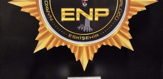 Eskişehir'de polisten kaçan şüphelilerin bulunduğu araçta sentetik uyuşturucu ele geçirildi