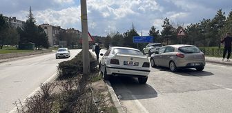 Eskişehir'de refüje çarpan otomobilin sürücüsü yaralandı