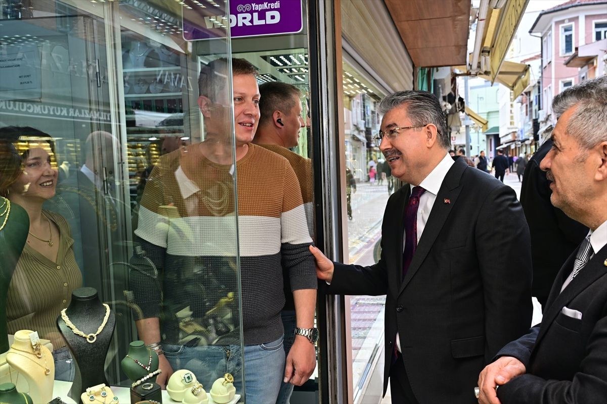 Eskişehir Valisi Yılmaz'dan Kuyumcular Bölgesi'ndeki esnafa ziyaret