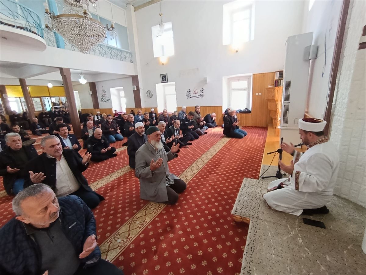 Eynesil ve Espiye'de şehit polisler için mevlit okutuldu