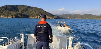 Fethiye açıklarında sürüklenen teknedeki kişi kurtarıldı