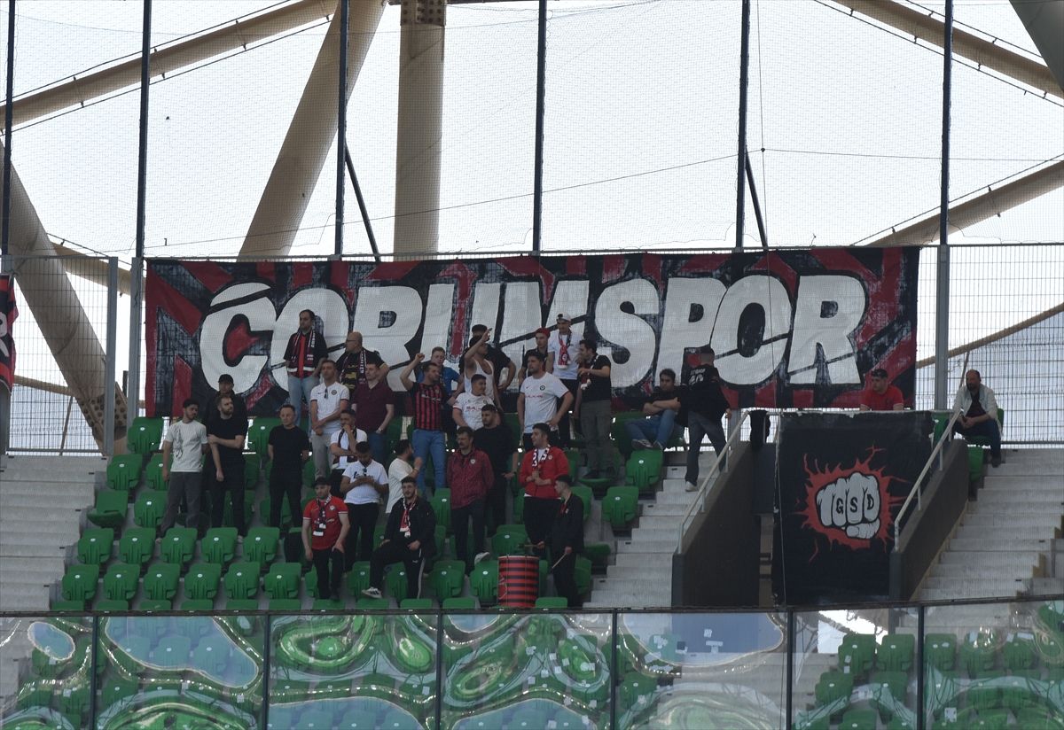 Arca Çorum FK, Sakaryaspor'u Deplasmanda 4-0 Mağlup Etti