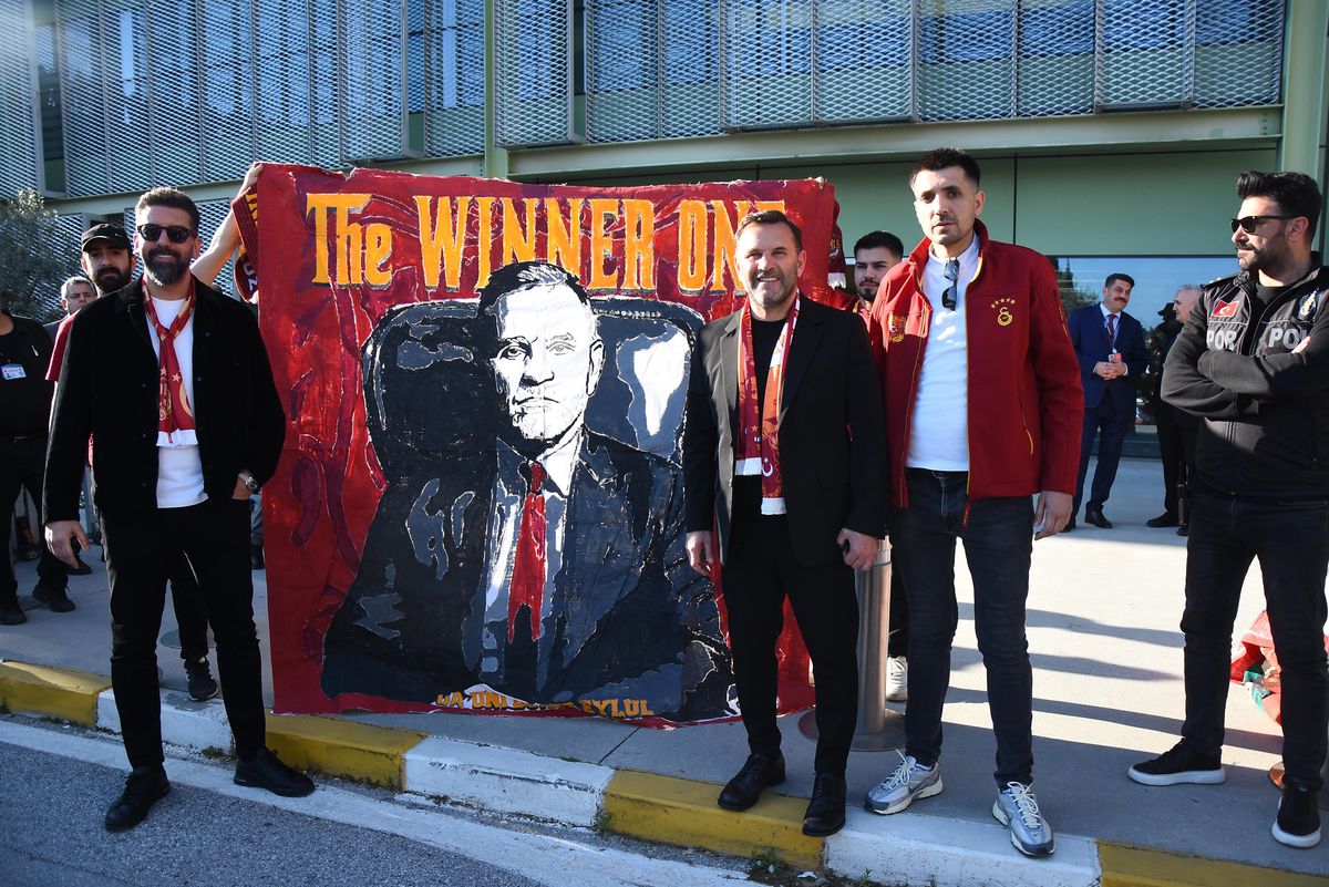 Galatasaray'a İzmir'de coşkulu karşılama