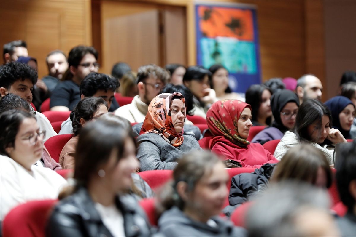 AFAD İstanbul İl Müdürü Haluk Özener, BANÜ'de öğrencilerle buluştu