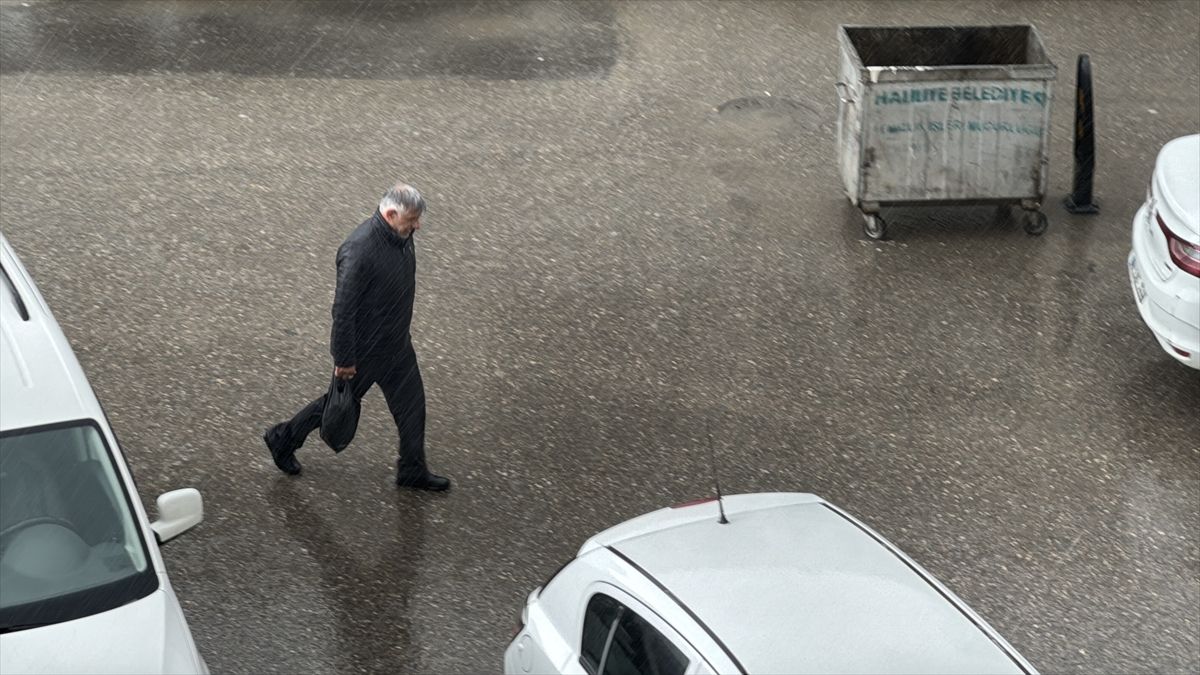 Gaziantep, Şanlıurfa ve Kilis'te sağanak etkili oldu
