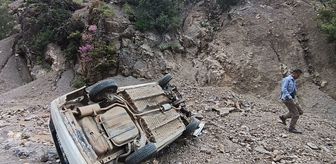 Gaziantep'te dere yatağına devrilen otomobilin sürücüsü yaralandı