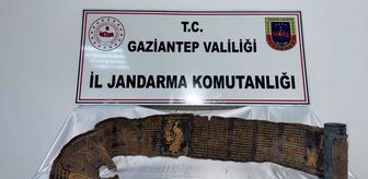 Gaziantep'te piton derisine işlenmiş İbranice altın yazma kitap ele geçirildi
