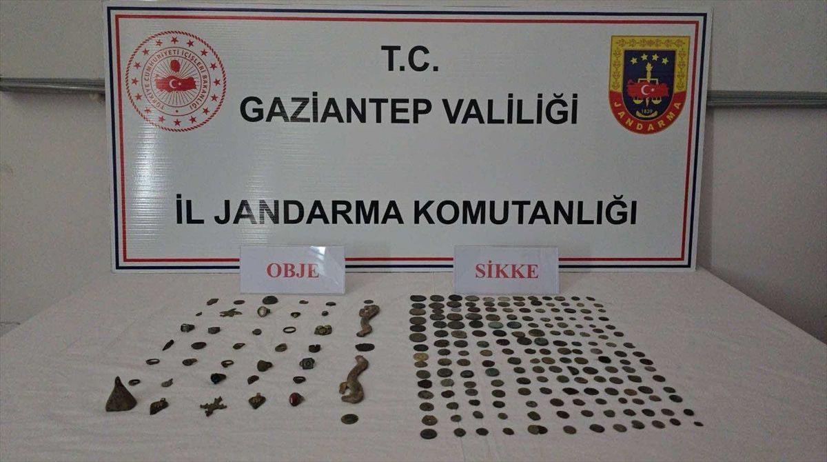 Gaziantep'te tarihi eser niteliğinde 225 parça ele geçirildi