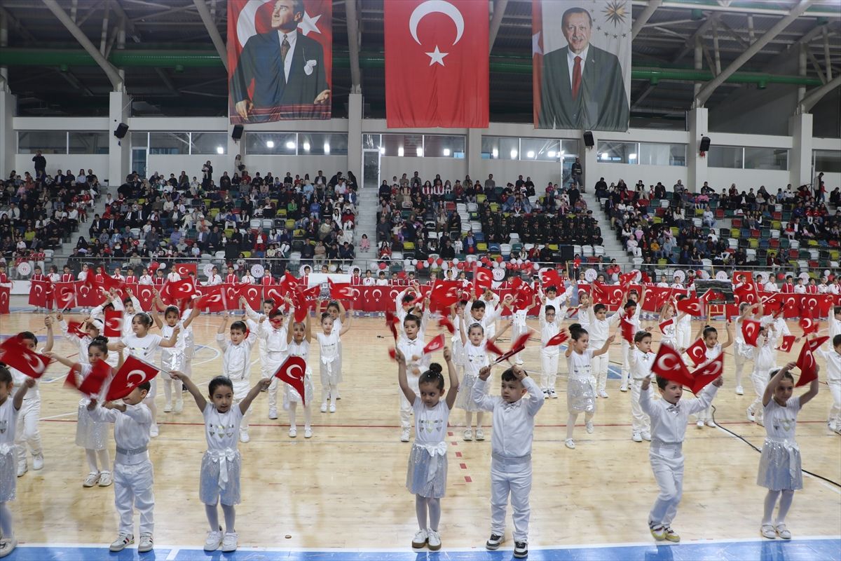 Gaziantep ve çevre illerde 23 Nisan Ulusal Egemenlik ve Çocuk Bayramı kutlandı