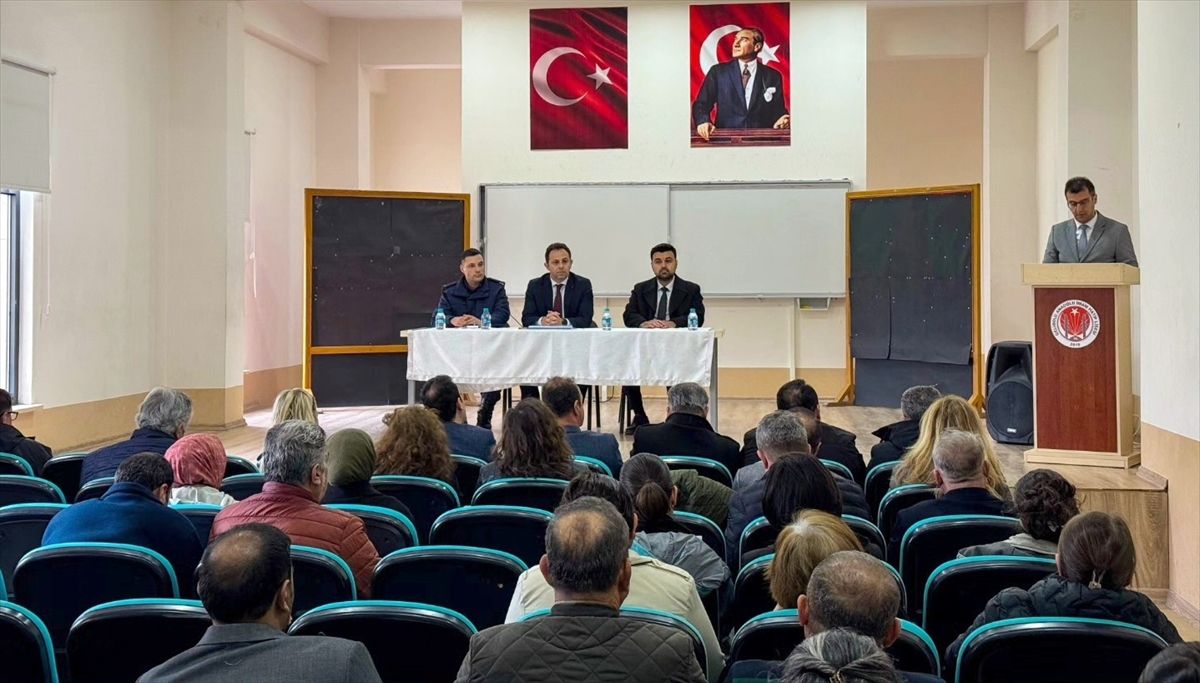 Gelibolu'da okul güvenliği toplantısı yapıldı