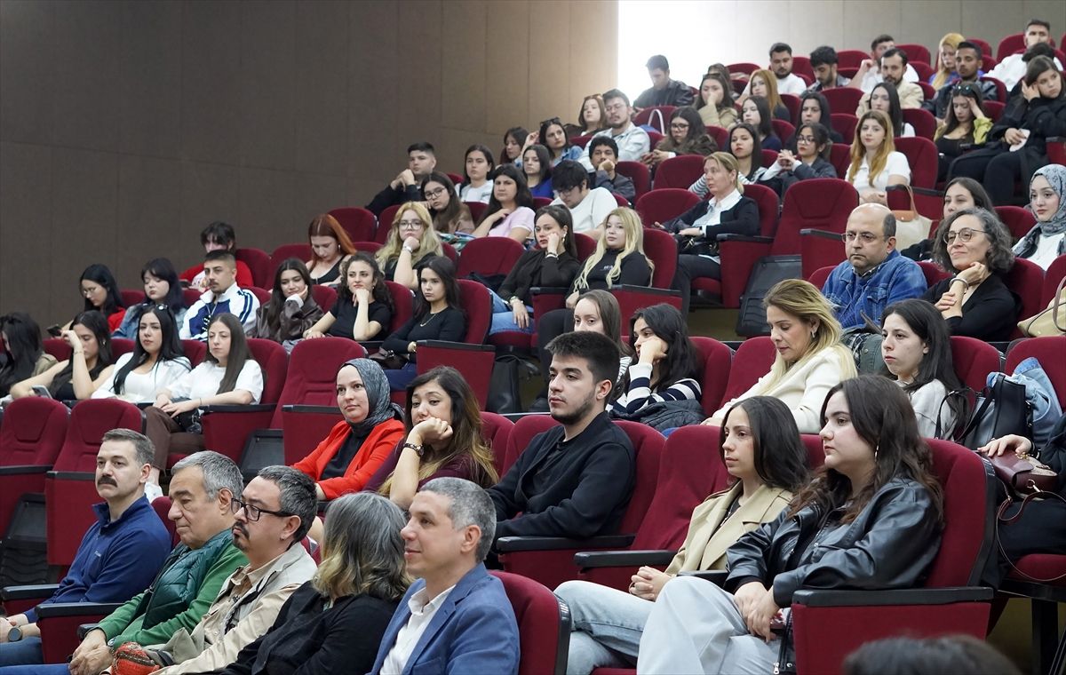 Genç sinemacıların eserleri Manisa Celal Bayar Üniversitesinde gösterime sunuldu