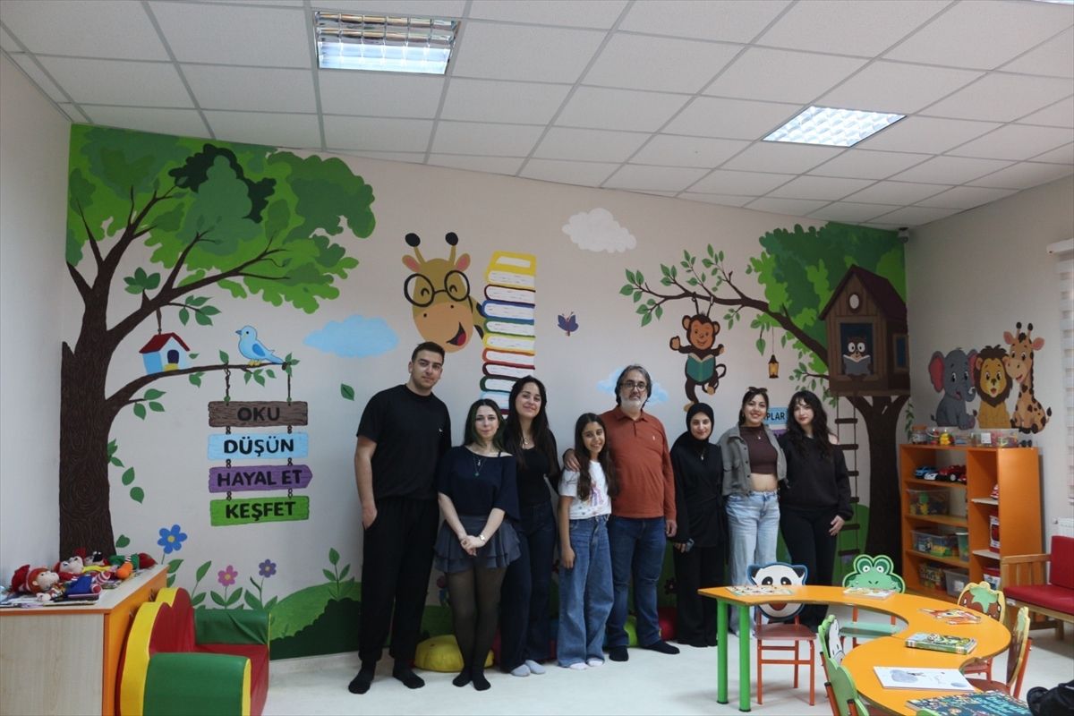 Gerze'de çocuk kütüphanesi 'Kütüphanede Sanat' projesiyle renklendirildi