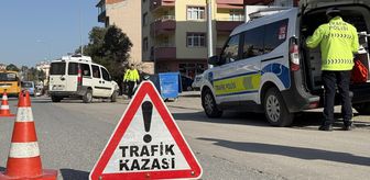 Gerze'de hafif ticari araçla motosikletin çarpıştığı kazada 1 kişi yaralandı