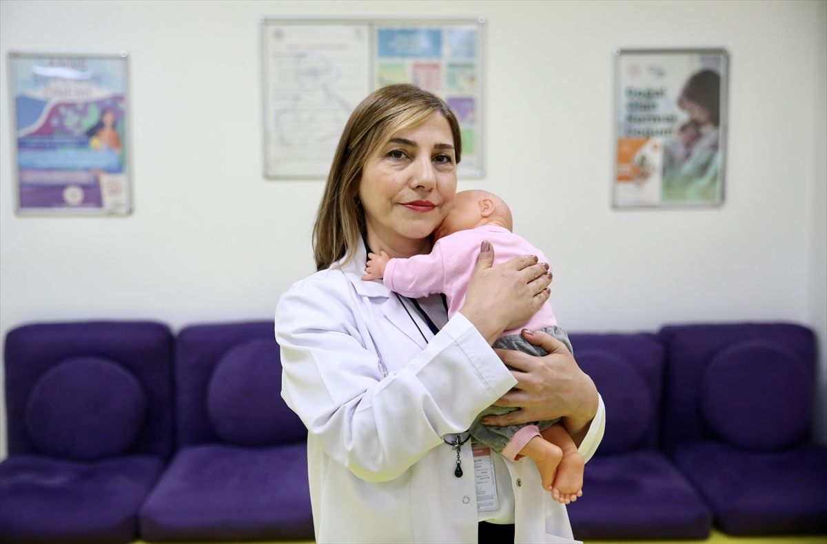 Giresun'da anne adayları koordinatör ebelerle doğuma hazırlanıyor