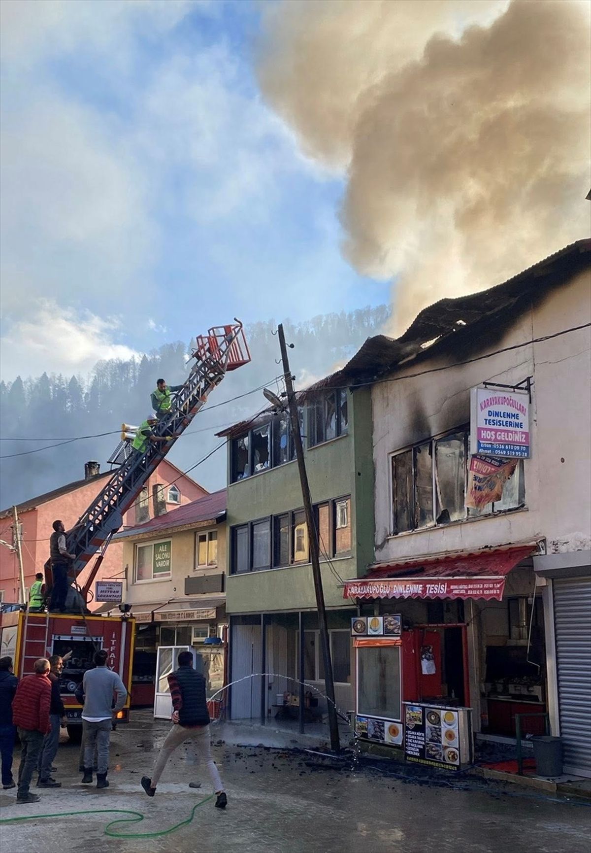Giresun'da çıkan yangında iki binada hasar oluştu