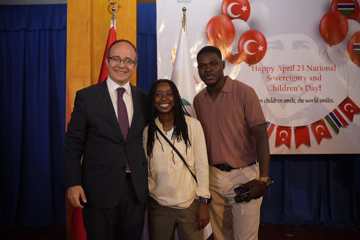 Gambiya'da 23 Nisan Ulusal Egemenlik ve Çocuk Bayramı kutlandı