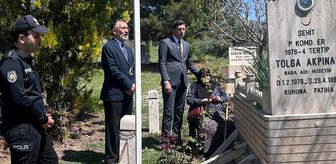 Güdül Kaymakamı Akar, şehit Akpınar'ın kabrini ve annesini ziyaret etti