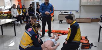 Gümüşhane'de İlk ve Acil Yardım Programı öğrencileri tatbikatlarla sahaya hazırlanıyor