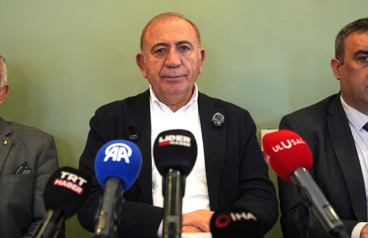 Gür?sel Tekin İstanbul'da basın toplantısı düzenledi Açıklaması