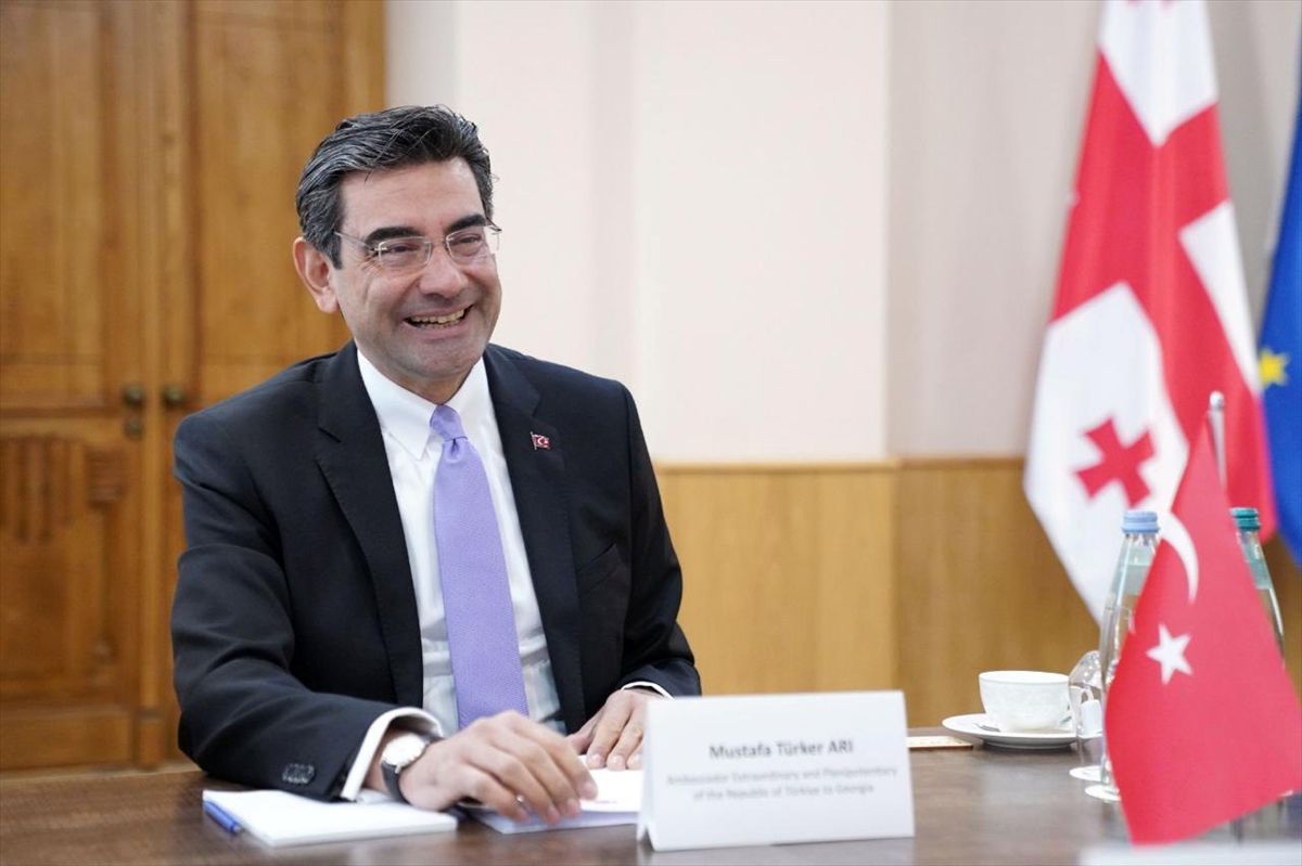Gürcistan Dışişleri Bakanı Botchorishvili, Türkiye'nin Tiflis Büyükelçisi Arı ile bir araya geldi