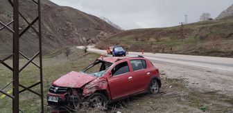 Hakkari'de elektrik direğine çarpan otomobildeki 1 kişi öldü, 1 kişi yaralandı