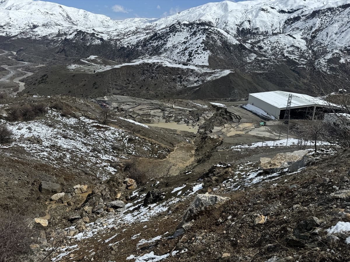 Hakkari'de heyelan nedeniyle entegre katı atık tesisi zarar gördü