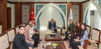 Hakkari Üniversitesi Rektörü Prof. Dr. Gençcelep, Vali Taşyapan'ı ziyaret etti