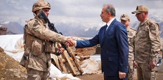 Hakkari Valisi Taşyapan, Hakkari-Van yolunda inşa edilen panel köprü çalışmalarını inceledi