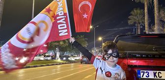 Hatay'da Galatasaraylı taraftarlar, Fenerbahçe galibiyetini kutladı