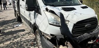 Hatay'da kamyonetle çarpışan motosikletteki 1 kişi öldü, 1 kişi yaralandı