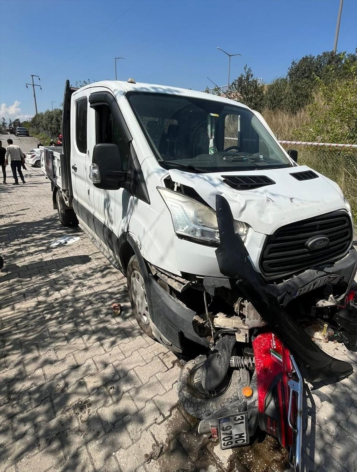 Hatay'da kamyonetle çarpışan motosikletteki 1 kişi öldü, 1 kişi yaralandı